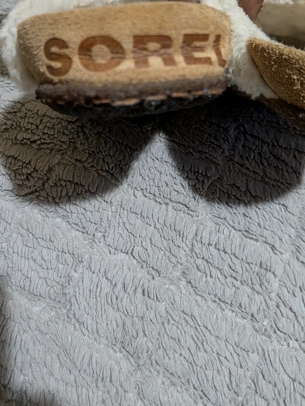 Sorel Suede Slip-On Slippers in Camel and Cream Kids Size 3